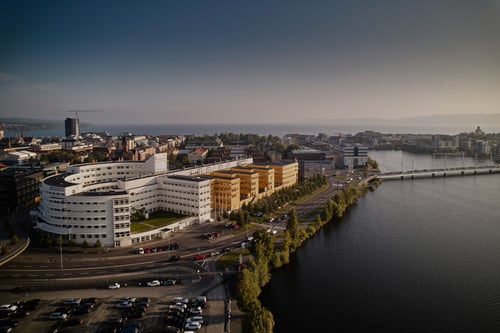 Jönköpingin yliopisto ottaa askeleen kohti parempaa asiakirja- ja asianhallintaa Innofactorin kanssa